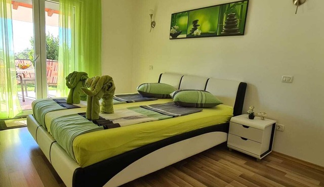 Villa Kasandra - Holiday apartment with garden terrace