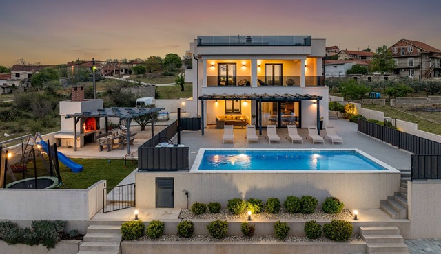 Villa Katarina with pool and jacuzzi