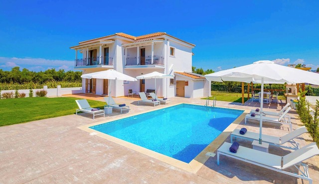 Villa Kerasia - Five Bedroom Villa, Sleeps 10