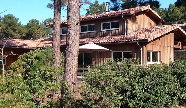 Villa KERLOU-Carcans Plage - South facing wooden - 300 meters from the Ocean