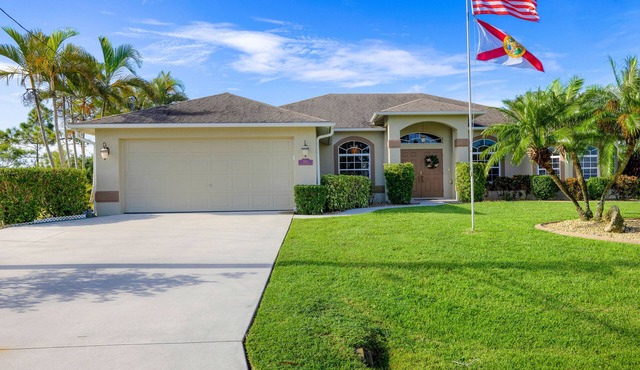 Villa Key West tropical retreat with lake views and a genuine Key West feel!