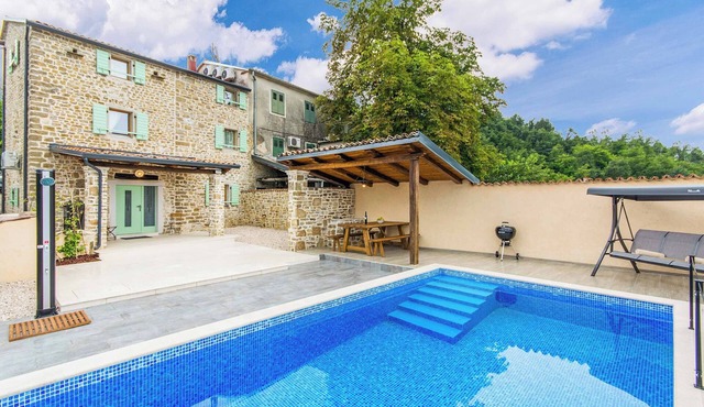 Villa Kiara - Three Bedroom Villa, Sleeps 6
