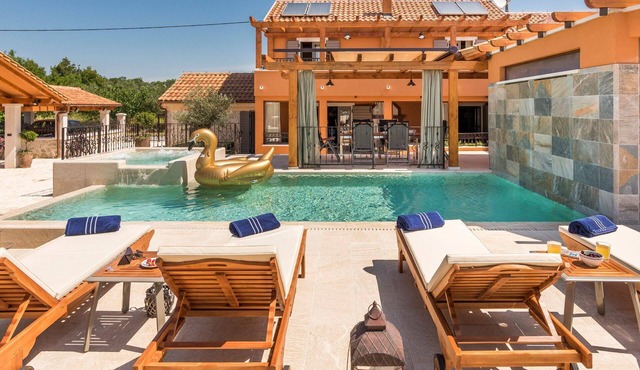 Villa Klementina - Three Bedroom Villa, Sleeps 6