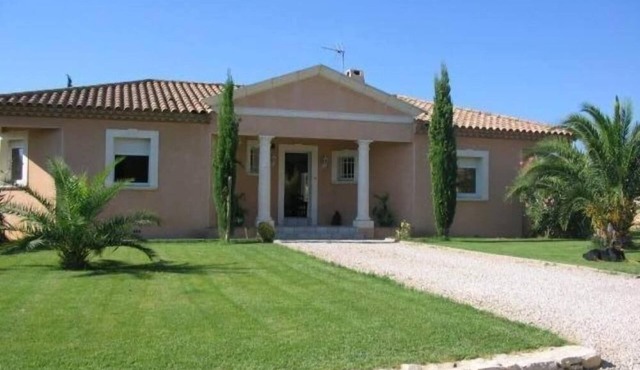 Villa KLIMATISEE, NEAR ORANGE AND D'AVIGNON