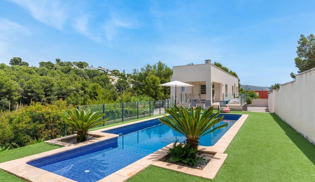 Villa Kobe - PlusHolidays