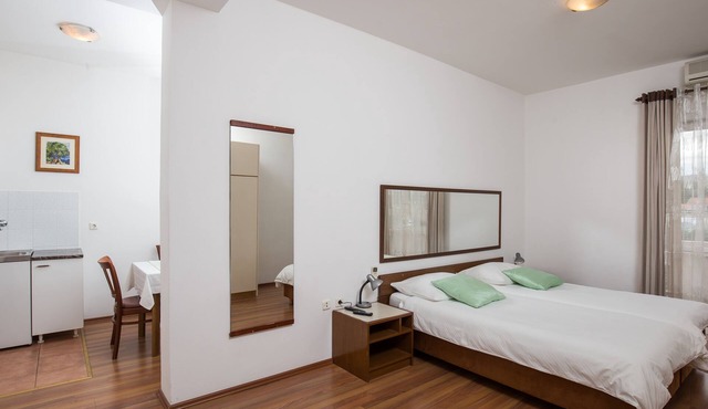 Villa Konalić - Comfort Studio Apartment with Balcony and Sea View