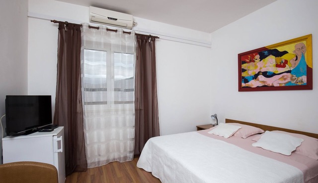 Villa Konalić - Double or Twin Room with Balcony and Sea View 1