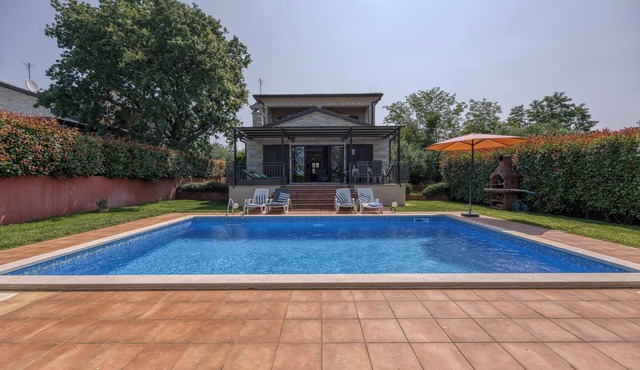 Villa Kristina with Pool, Tar, Croatia