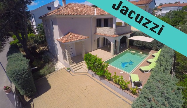Villa KRK (4*): heated pool, Jacuzzi, 150m from the sea, sea view