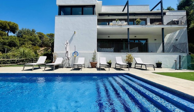 Villa Kubik by Costabravaway