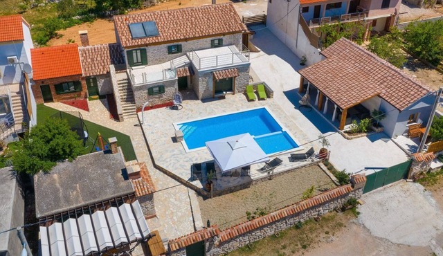 Villa Kunta by Villas Guide