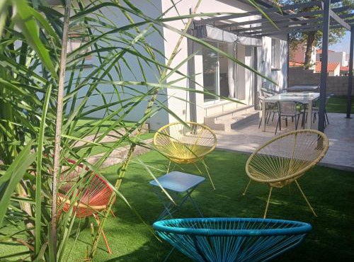 Villa L'Éden des Aspres T4 climatisée avec Jardin, Terrasse, Billard & Wifi