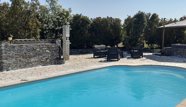 Villa l'Alivu terrace and pool