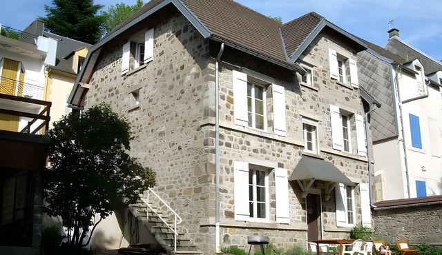 Villa 'L'autre Vie Là' with Mountain Views, Private Terrace and Wi-Fi