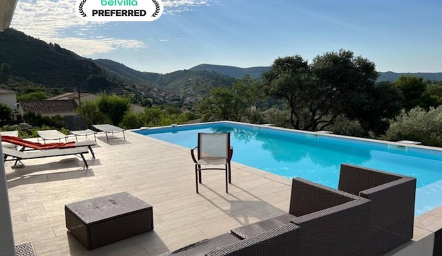 Villa l'Esquirol with view and pool