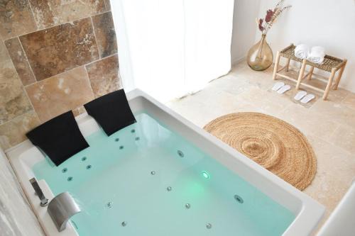 Villa l'Insolente Spa Sauna Chambre 50 nuances de Grey