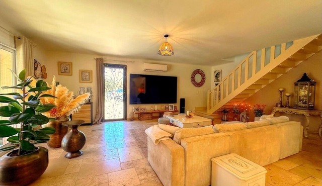 Villa l'Oliveraie sleeps 14