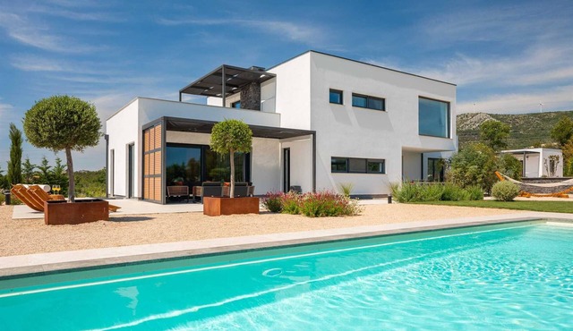 Villa La Boheme with Pool