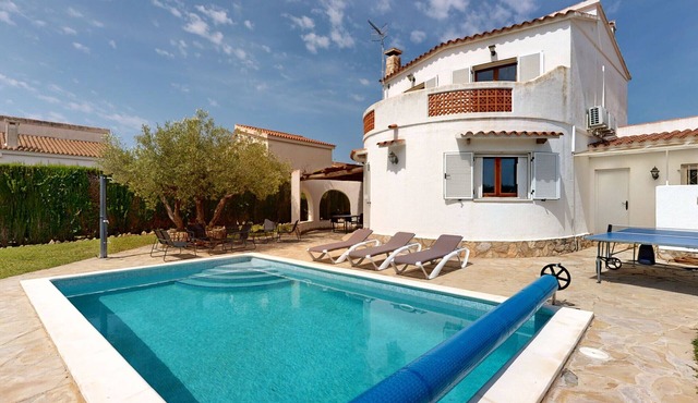 VILLA LA CABRERA