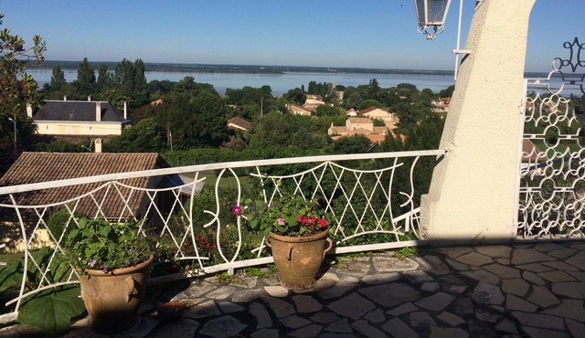 Villa la Cerisaie - Magnificent views of the Gironde Estuary