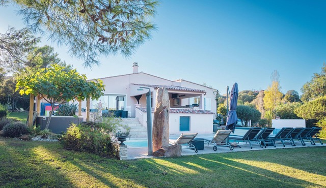 Villa La Chiappa Seaside heated pool, Spas, air conditioning, Petanque court