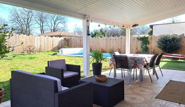 Villa "La Cigale " avec sa piscine pour 6 personnes