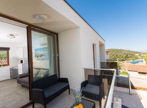 Villa LA-Comfort One Bedroom Apartment with Sea View Terrace 3