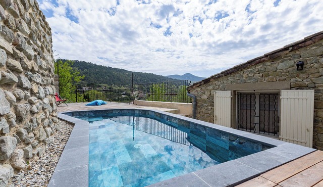 Villa 'La Du Bonheur' with Private Pool, Wi-Fi and Air Conditioning