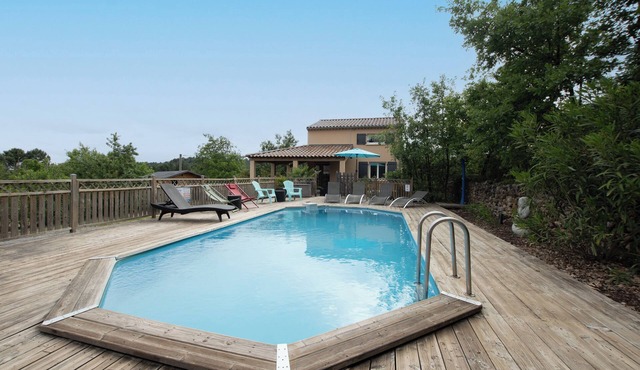 Villa 'La Fenière' with Shared Pool, Wi-Fi and Air Conditioning