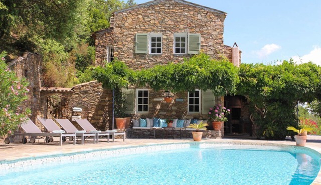 Villa La Garde - Four Bedroom Villa, Sleeps 8