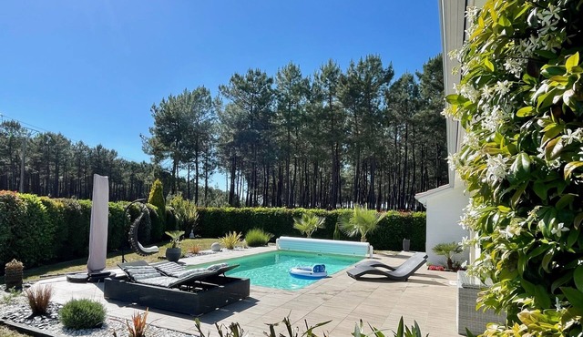 "VILLA LA LANDE": modern villa with swimming pool, 5 min from the beaches