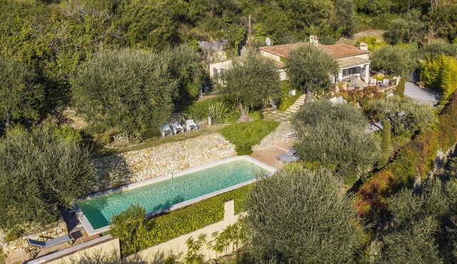 Villa La Lavande Has A Heated Pool And Magnificent Sea, Golf And Mountain Views