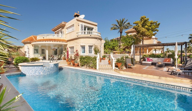 Villa 'La Mariposa' with Sea View, Wi-Fi and Air Conditioning