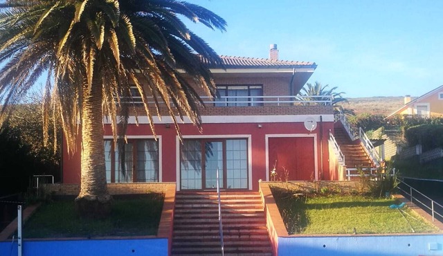 VILLA LA PALMERA. PRIVATE POOL. BEACH AT 40 M