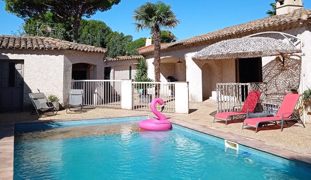 Villa La Sablède with private pool 4 bed wifi air-conditioning 10 km beaches