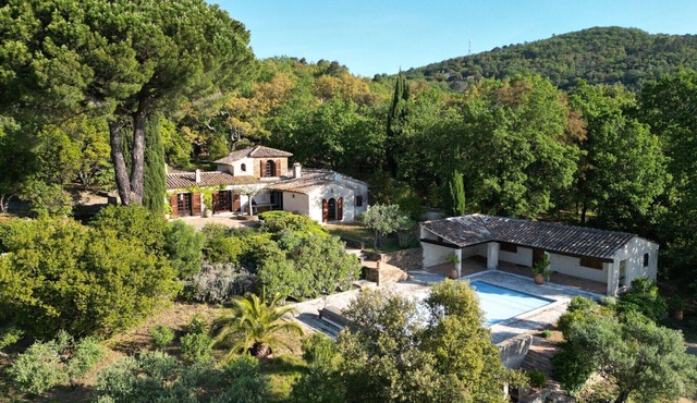 VILLA LA SERGERIE DANS LA FORET