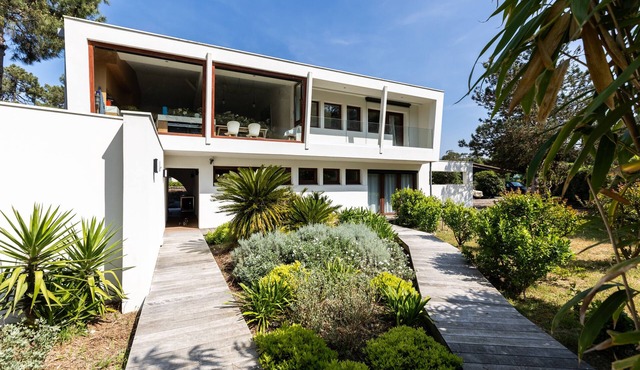 Villa 'La Vigne Au Cap Ferret' with Sea View, Wi-Fi and Air Conditioning
