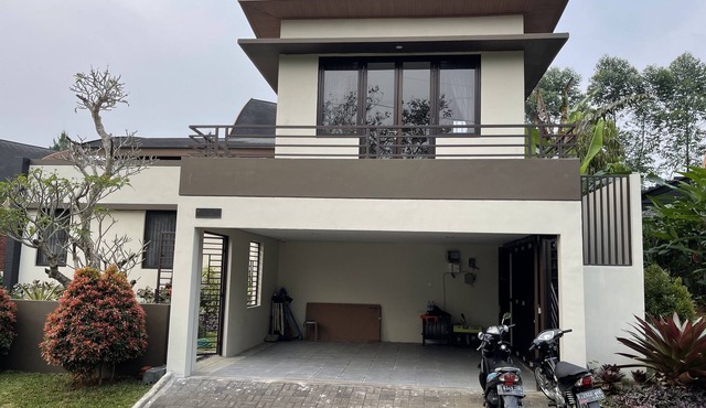 Villa La Vimala at Vimala Hills Megamendung Bogor With 5 Bedroom & 4 Bathroom