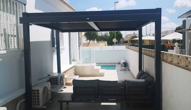 Villa La Vita e Bella with Private Pool & BBQ