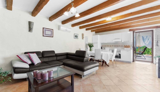 VILLA LADYBUG Holiday House with Private Pool