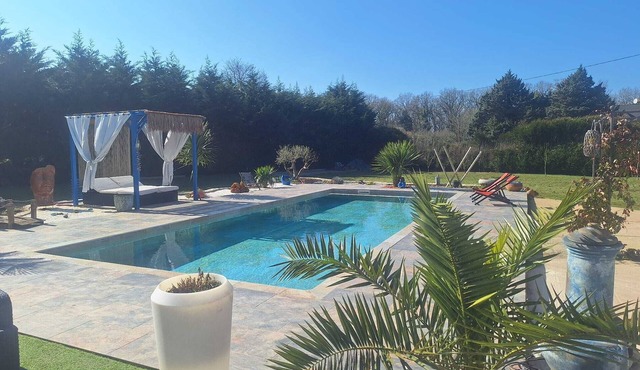 Villa Lailléa: 8 guests/4 bedrooms with pool, hot tub & pétanque on 2800 m²