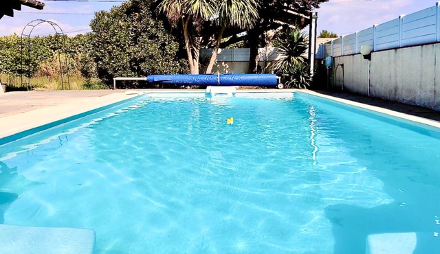 Villa Landaise with swimming pool, (3 stars)