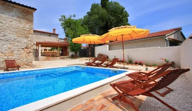 Villa Laura Barban for 18 people with private pool, perfect choice for families