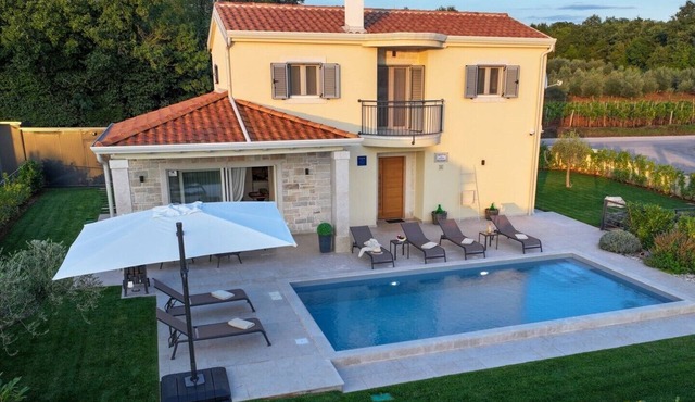 Villa Lavanda Muntrilj with pool