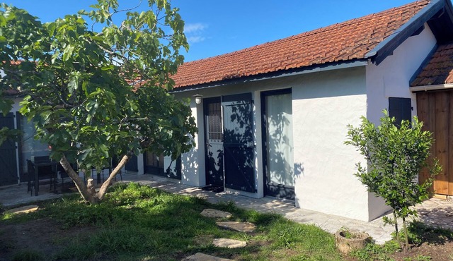 Villa Le Figuier ideally located in a peaceful, central neighborhood.