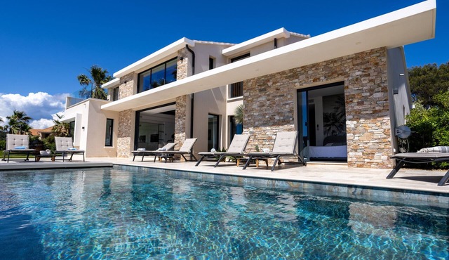 VILLA LES AMPHORES LES PIEDS DANS L EAU