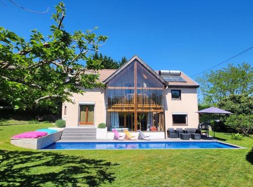 VILLA "Le Jardin" 4 étoiles - Piscine chauffée couloir 12m - Spa Balnéo Hammam - 4 Chambres dont une Love Room de 35m2 avec lit rond, vidéo projecteur Netflix, climatisation