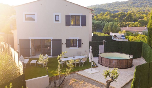 Villa le Jas de Bali - 4 bedrooms - Swimming pool and private parking