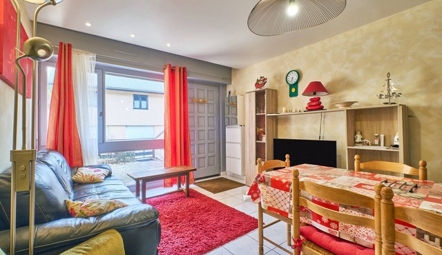 Villa Le Koala with Mountain Views and Garden. Pets Welcome