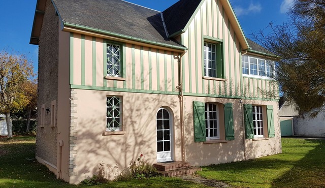 Villa Le Petit Bois - 2 mns walk from the beach - Large enclosed garden with trees